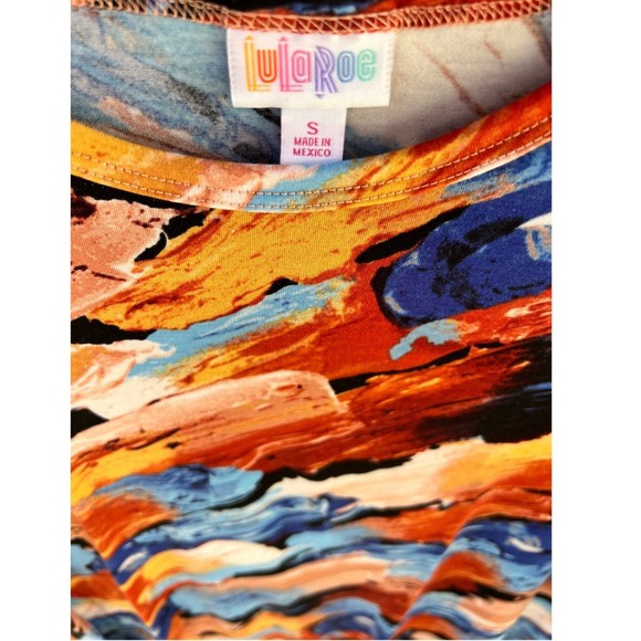 NWT S Tunic, Shark bite top, LuLaRoe Melissa - Picture 2 of 3